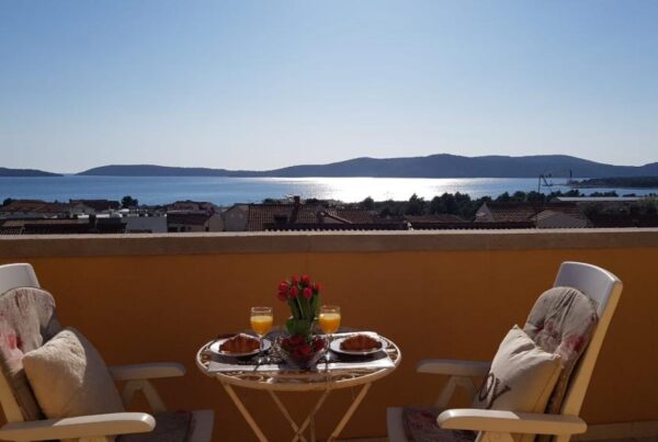 Das Windrose Wassersportzentrum in Šibenik, Kroatien, liegt in der Nähe unserer Angir Apartments in Brodarica Šibenk.
