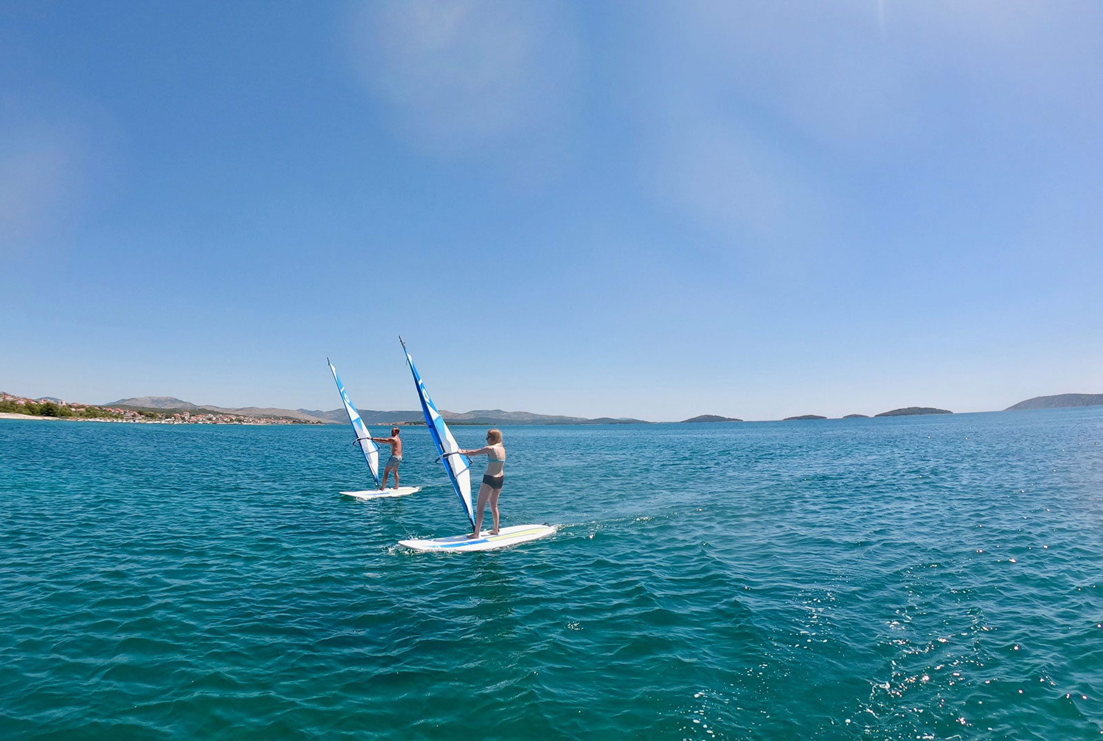 Windsurfing-lessons-for-couples-scaled